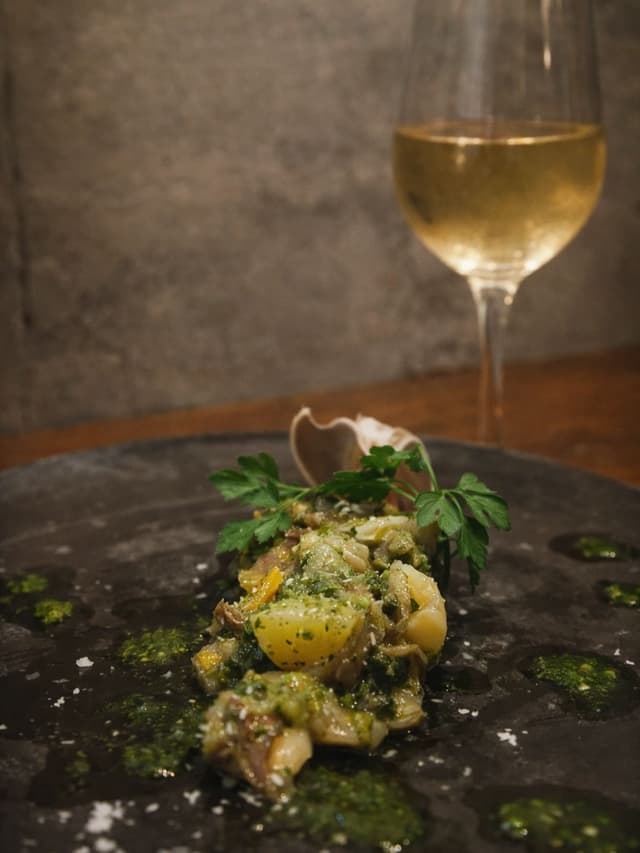 キリッと冷えた白ワインが恋しくなる一皿🍷✨