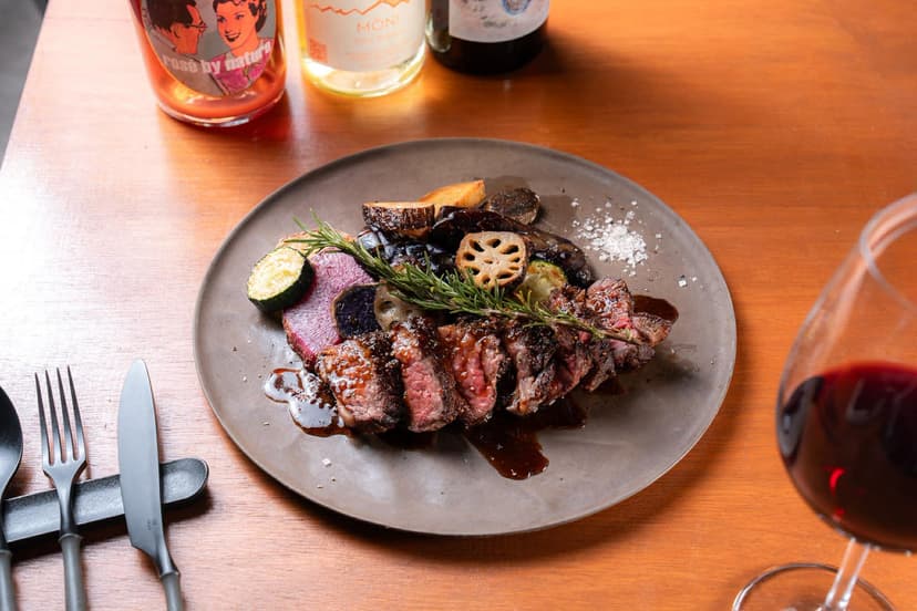 赤身肉ローストと季節野菜のグリルプレート〜 無添加の自家製ソースで〜